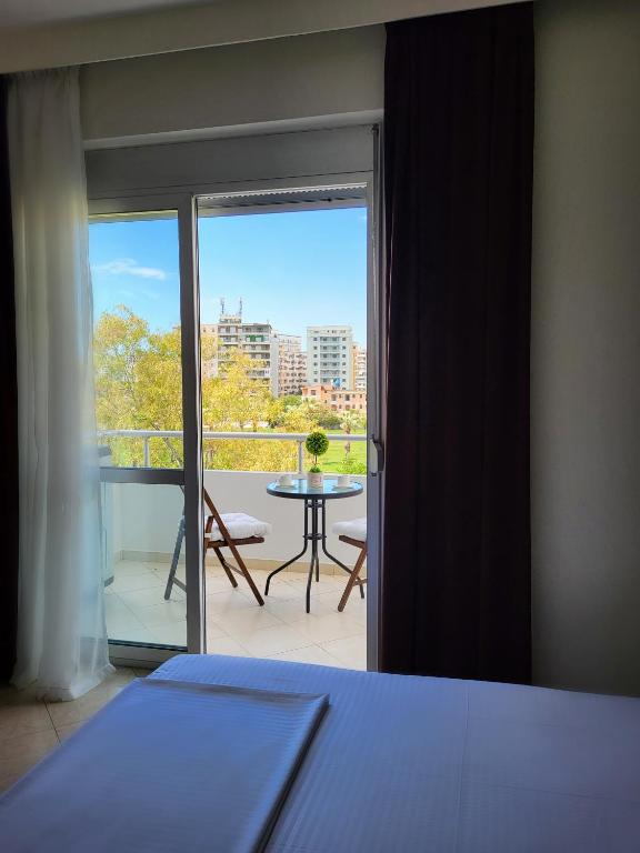 SeaLaVita, Modern 2 BR Apartment Sea & Sunset View - Image 6