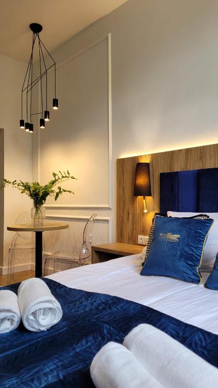 Movo II Old Town Apartments - 17