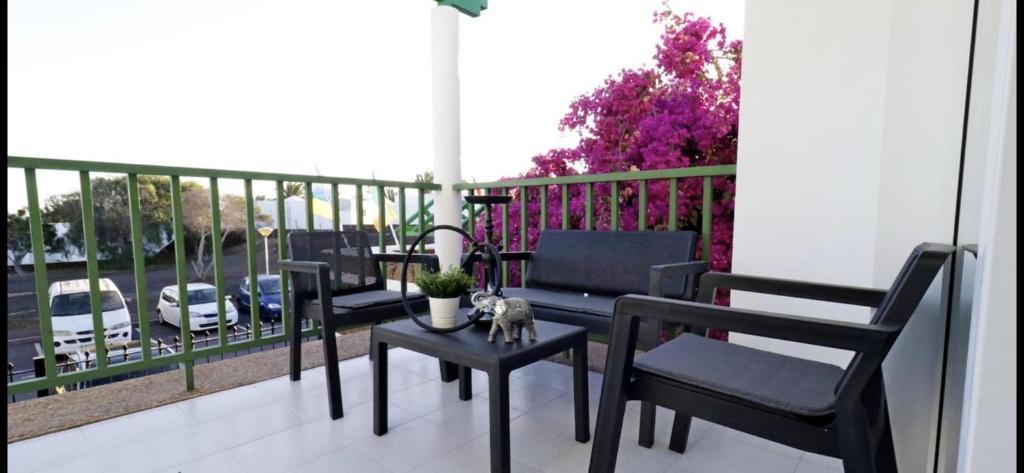 Fotografie z fotogalerie ubytování Stunning Refurbished 1 bedroom apartment v destinaci Puerto del Carmen