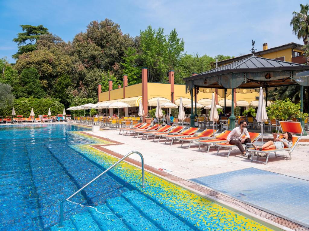 Bazén v ubytování Parc Hotel Gritti nebo v jeho okolí