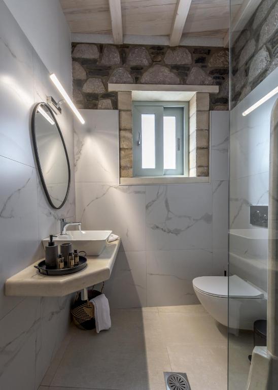 Koupelna v ubytování Thea Sunset Suites