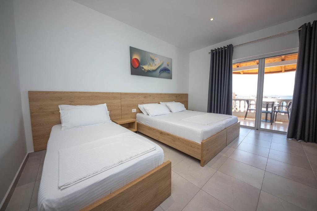 Saranda Rooms - Standard Triple Studio With Balcony And Sea View