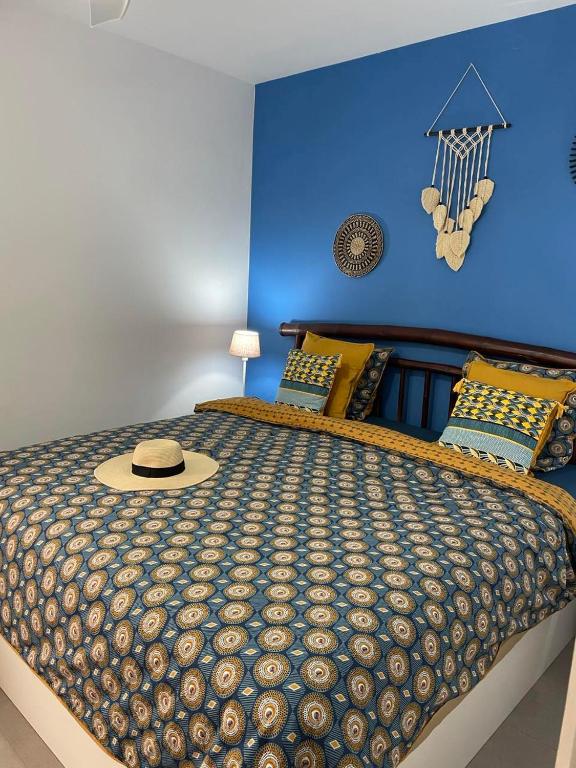 A bed or beds in a room at MOGAN PEARL - POOL - DOUBLE TERRACE - OCEAN VIEW - BEACH - WIFI - WONDERFUL Complex - FREE DIGITAL TRAVEL GUIDE