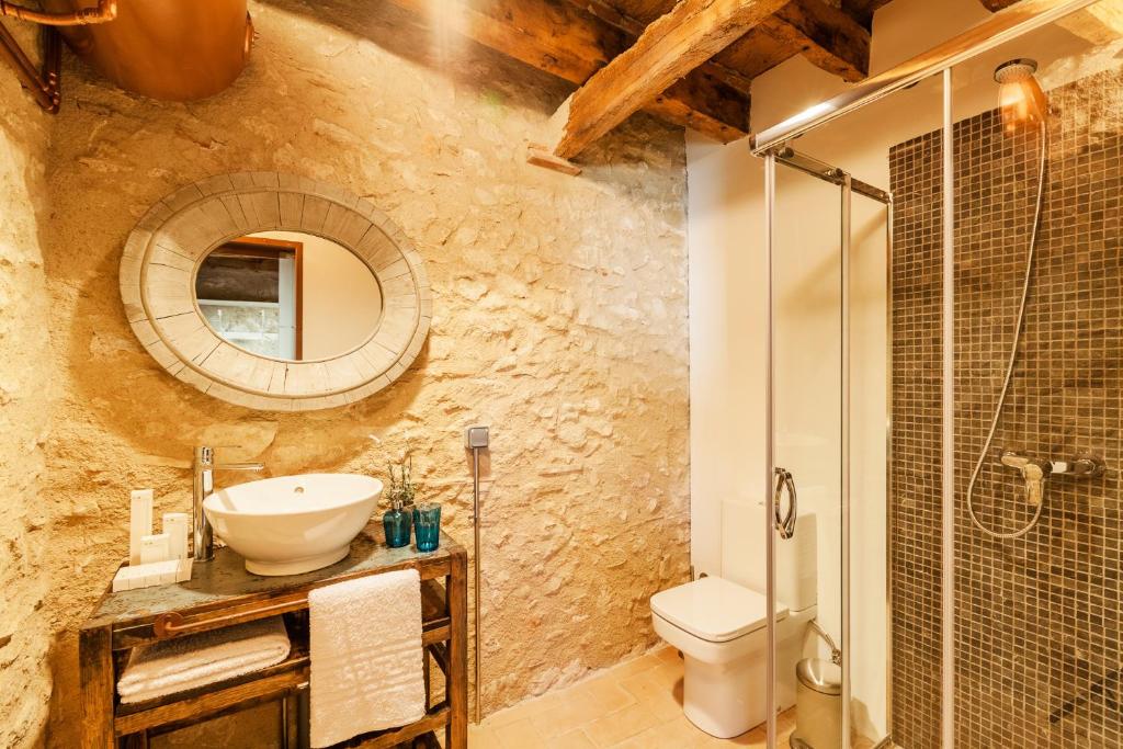 Koupelna v ubytování AS Palau dels Alemanys Suites Boutique Monument