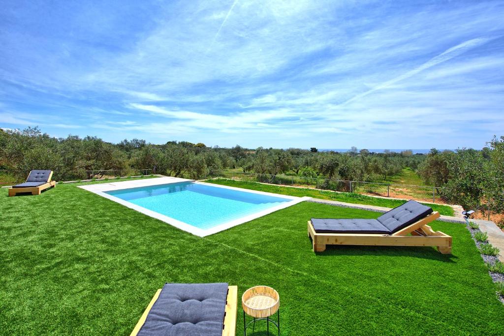 The swimming pool at or close to Villa Olivum by PosarelliVillas