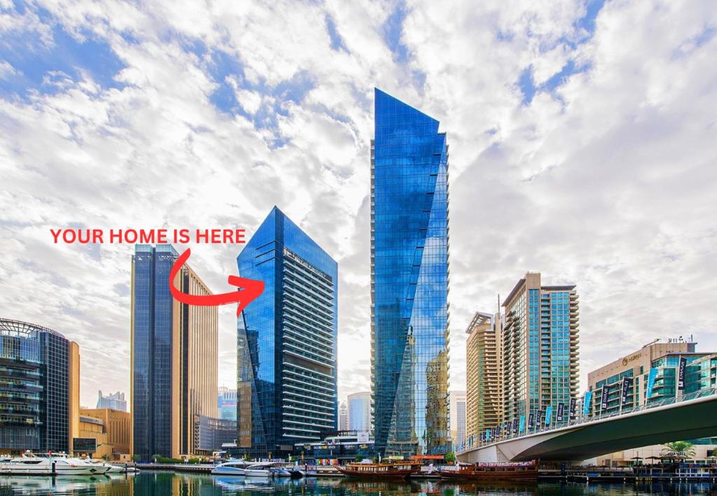 Nespecifikovaný výhled na destinaci Dubaj nebo výhled na město při pohledu z apartmánu
