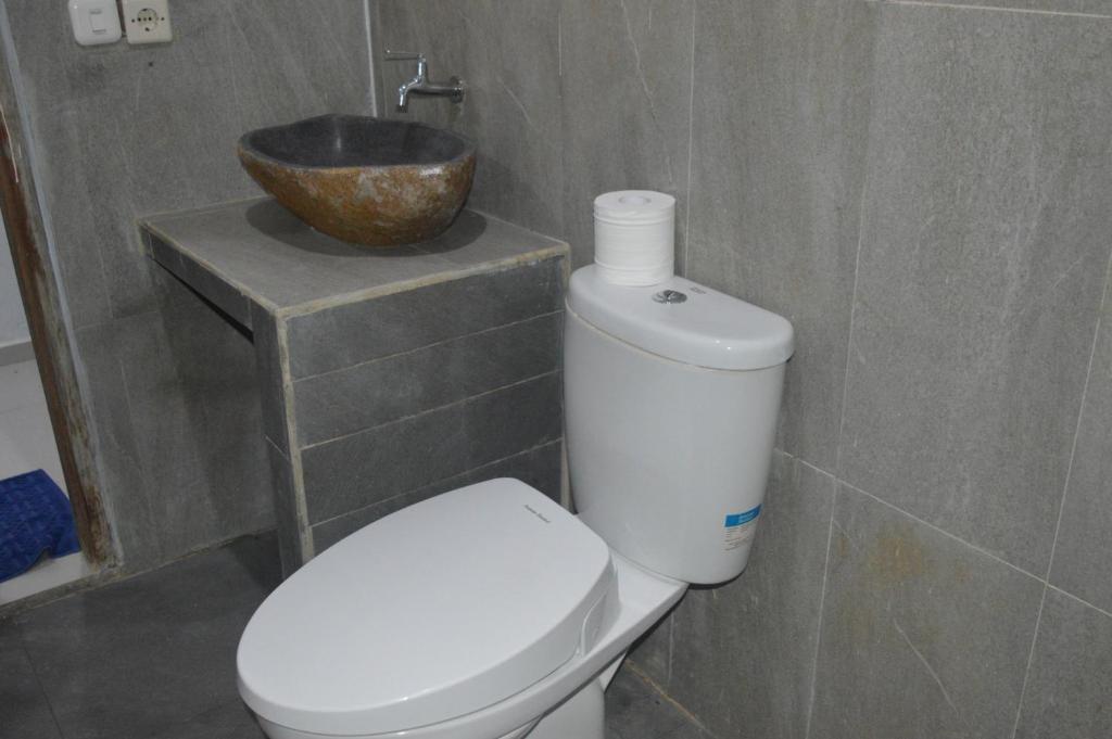 Mahoni Guest House Labuan Bajo - Double Room With Private Bathroom