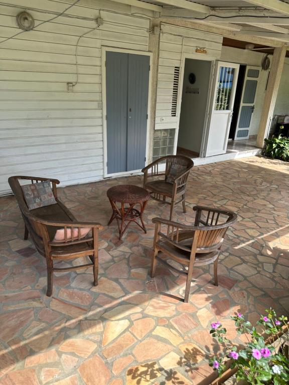 Patio nebo venkovní prostory v ubytování Zoiseaux Pays