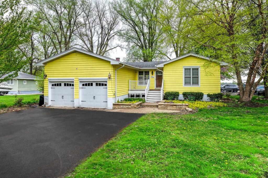 Pistakee Marina Boat House, Fox Lake (updated prices 2024)