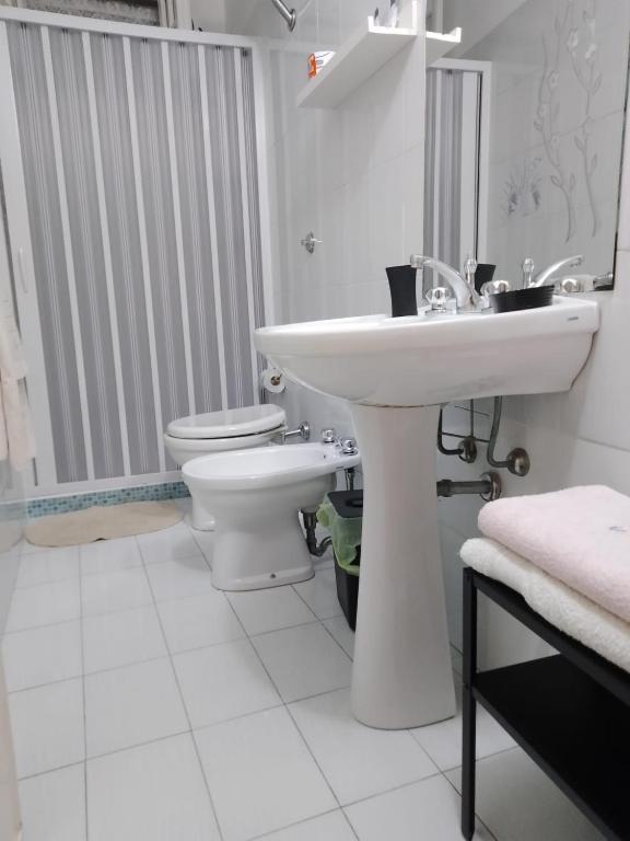 A bathroom at Al Geranio B&B