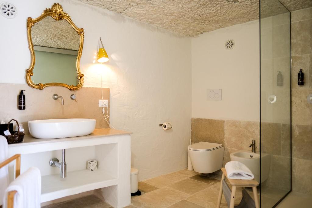 Koupelna v ubytování Masseria D'Erchia