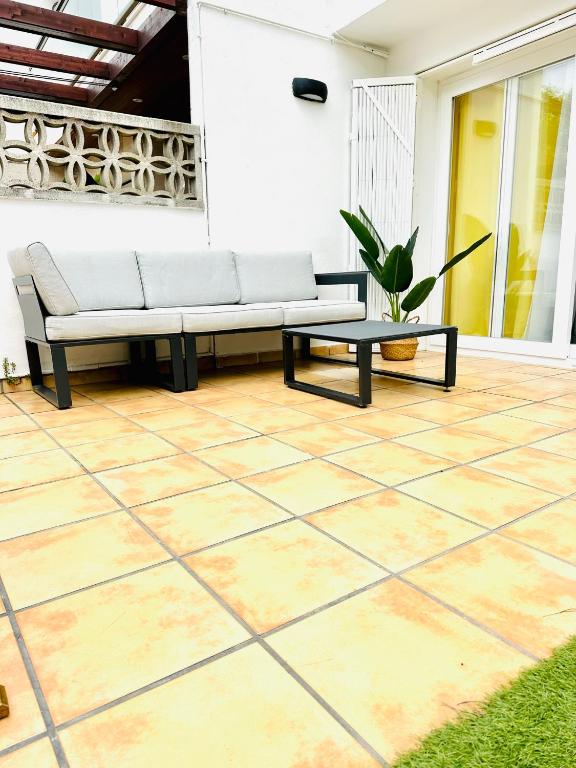Fotografia z galérie ubytovania Lovely Apartment in Sagaró Center with Garden, AACC & WI-FI - Couples & Small Families v destinácii S'Agaro