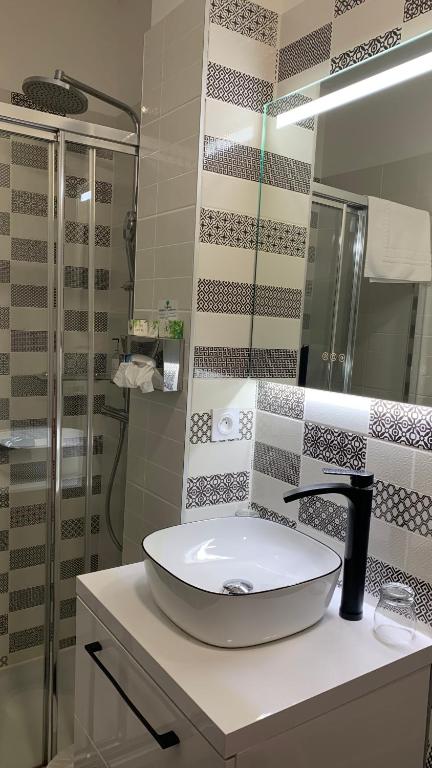 Ambassadeur Hotel - Cherbourg Port de Plaisance - Comfort Double Room