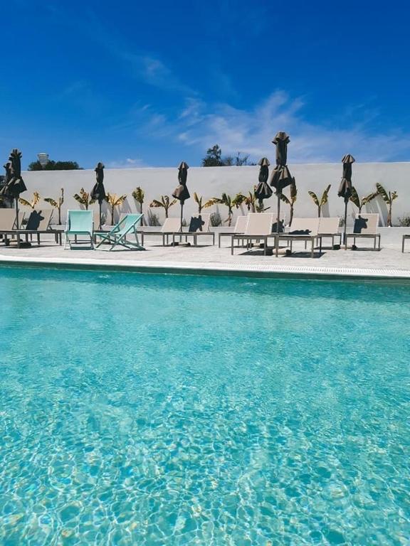 Bazén v ubytovaní FRESH HOTEL FALIRAKI alebo v jeho blízkosti