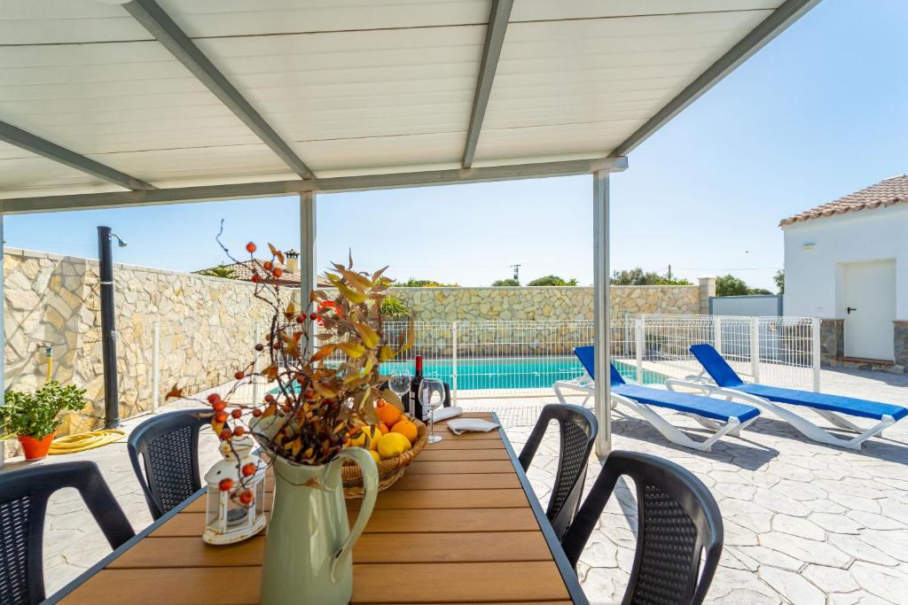 Bazén v ubytování El Molino nebo v jeho okolí