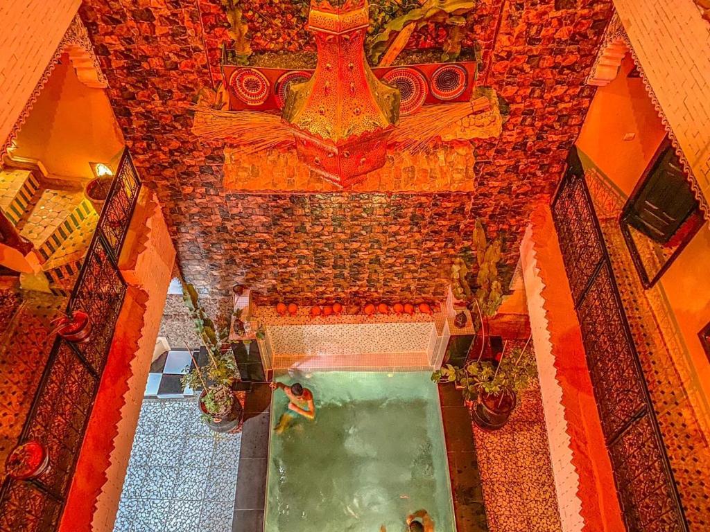 Bazén v ubytování Riad Salma Restaurant Spa nebo v jeho okolí