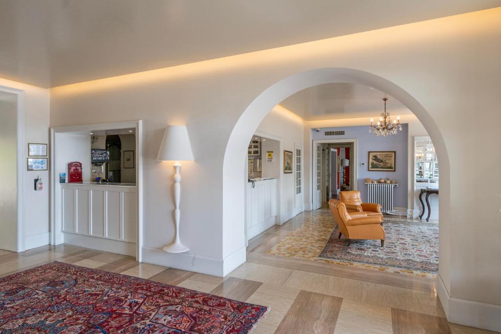 Posezení v ubytování Hotel Beau Rivage
