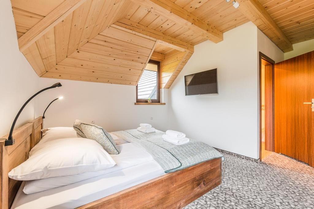 Smerek 119- Baza Przy Szlaku - 13