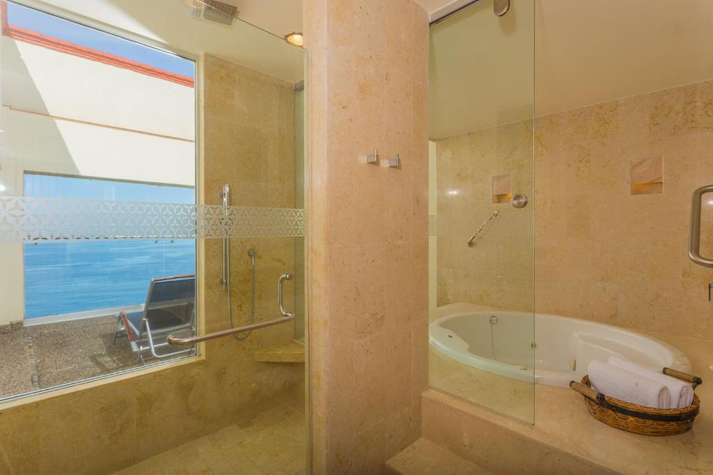 Vannituba majutusasutuses Sheraton Buganvilias Resort & Convention Center