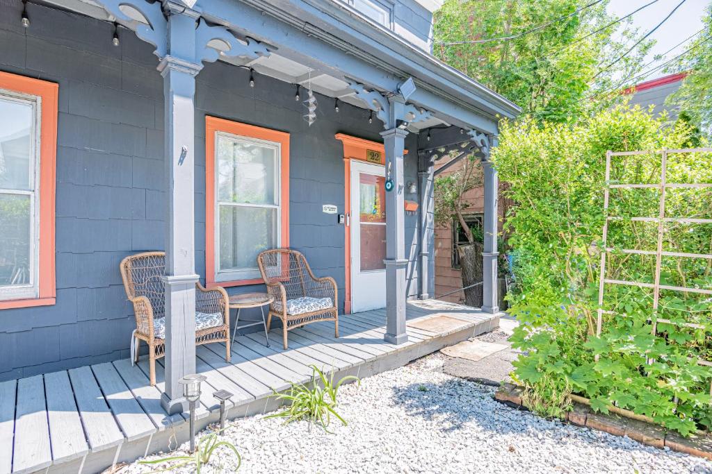Cozy Kingston NY Cottage, In the Roundout - Housity