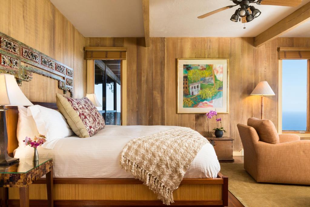 Cama ou camas em um quarto em Holualoa Inn