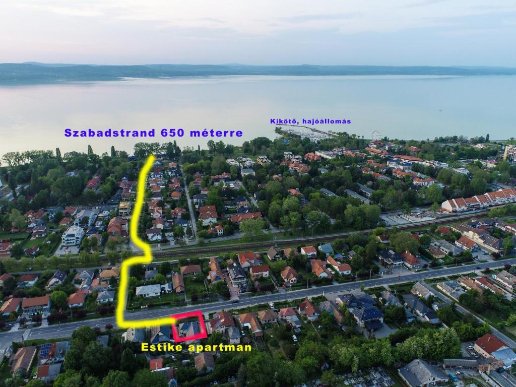 eine Karte der ungefähren Lage der Kreuzung der Autobahn in der Unterkunft estike in Balatonlelle