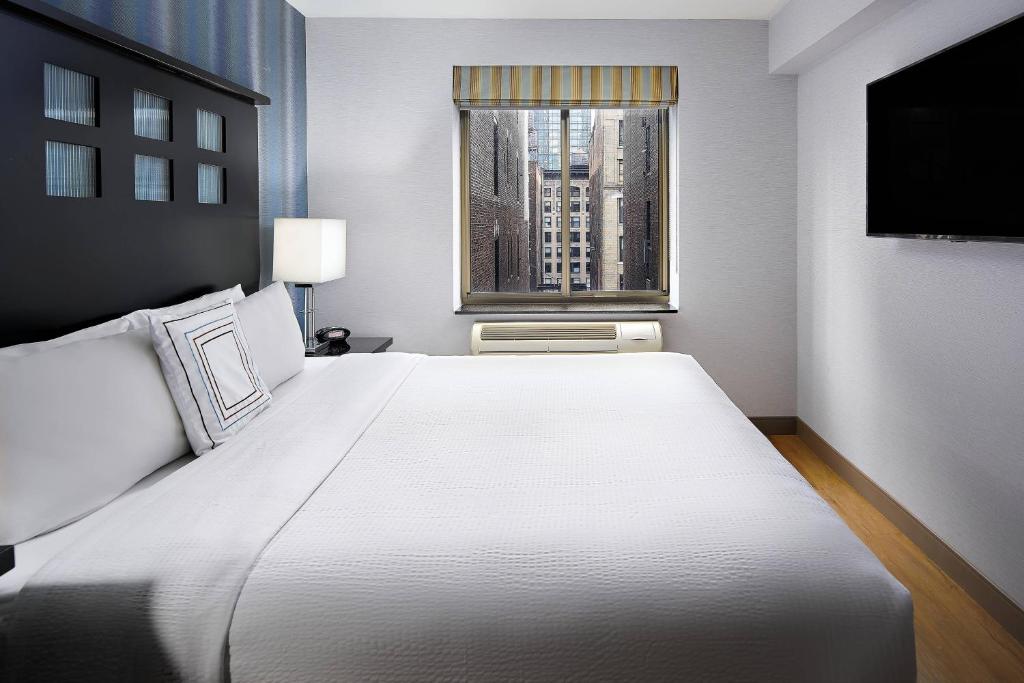 رزرو هتل و هاستل، Fairfield Inn & Suites by Marriott New York Manhattan/Chelsea, آژانس هواپیمایی آسمان سپید