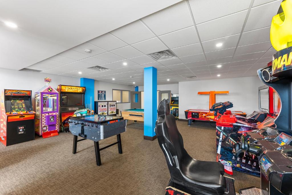 Ramada By Wyndham Niagara Falls near the Falls - Resim 37