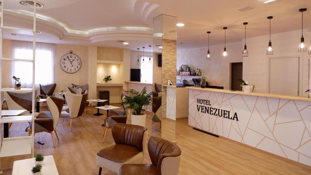 Restaurace v ubytování Hotel Venezuela