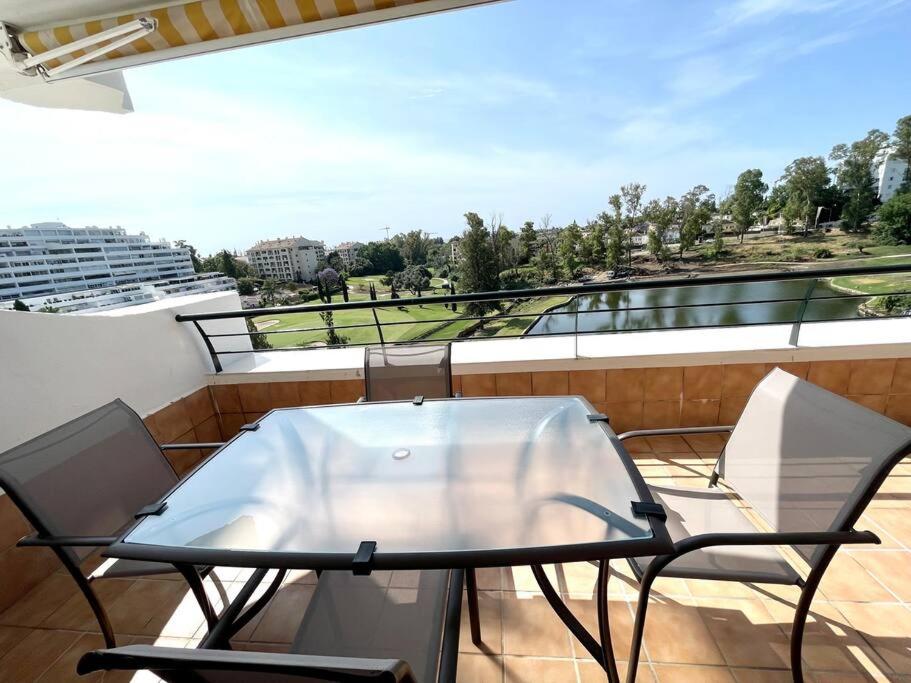 Fotografie z fotogalerie ubytování Ático Dúplex en Guadalmina v destinaci Marbella