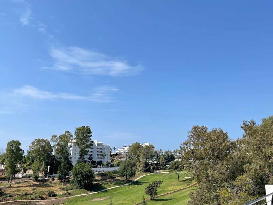 Fotografie z fotogalerie ubytování Ático Dúplex en Guadalmina v destinaci Marbella