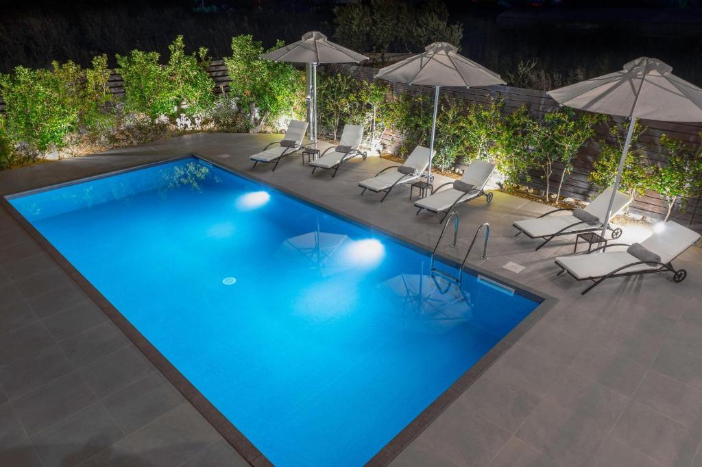 Bazén v ubytovaní Callista Luxury Residences alebo v jeho blízkosti