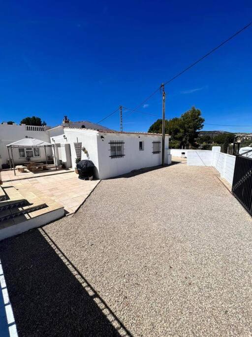 Rustic villa with mountain & castle views and pool, Castalla ...