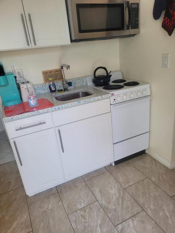 ~ Cozy In-law Apartment Close to Siesta Key ~ photo