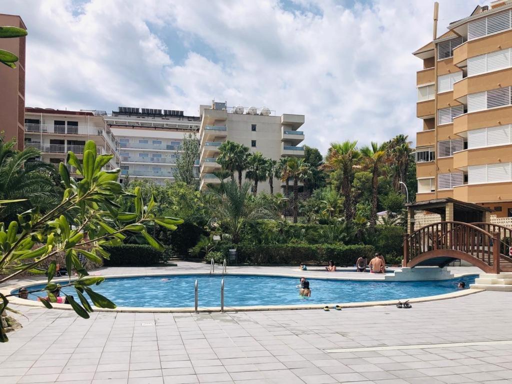 Bazén v ubytovaní Apartamento céntrico con piscina alebo v jeho blízkosti