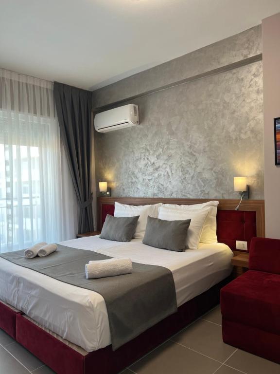 Domus Hotel & Apartments - Image 7