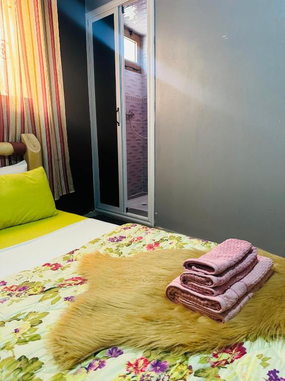 The Best Stop - Small Double Room