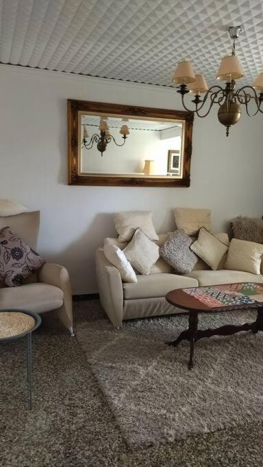 Posezení v ubytování Charming Three Bedroom Apartment in Alcoi (with WIFI)