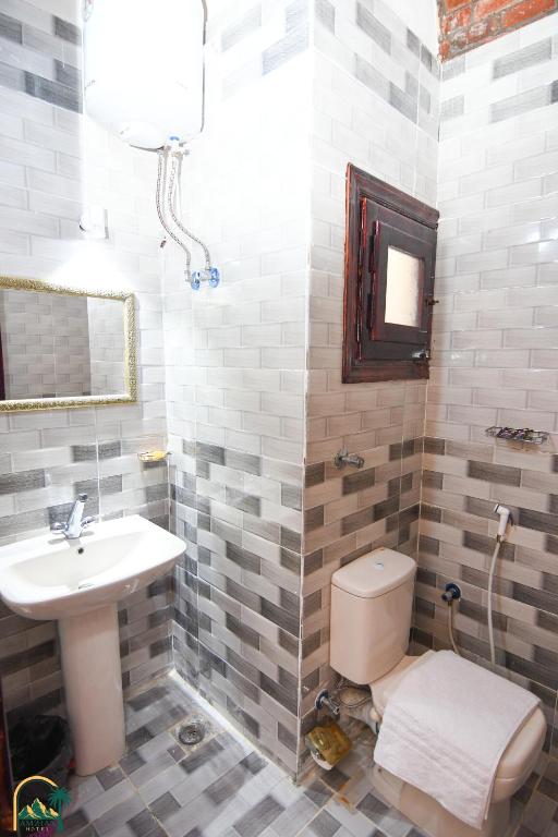 Koupelna v ubytování amzran hotel siwa