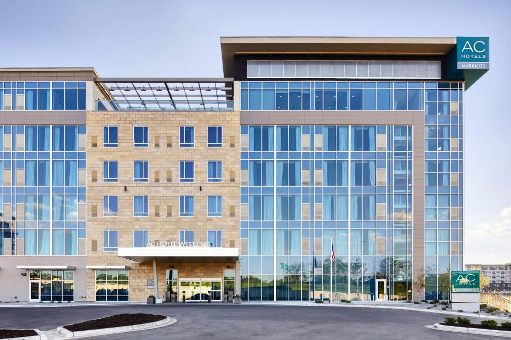 an office building with a lot of windows at AC Hotel by Marriott Minneapolis West End in Minneapolis