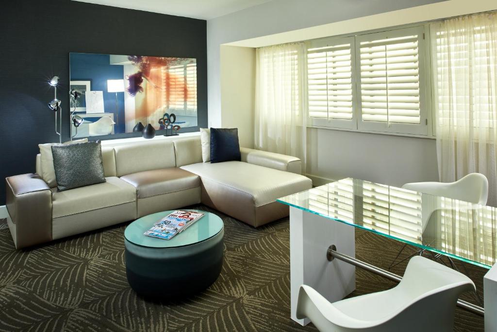 W Los Angeles – West Beverly Hills - Spectacular One-Bedroom Corner King Suite