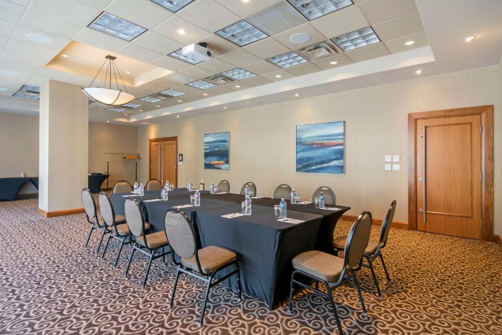 Best Western Premier Chateau Granville Hotel & Suites & Conference Centre - Resim 44