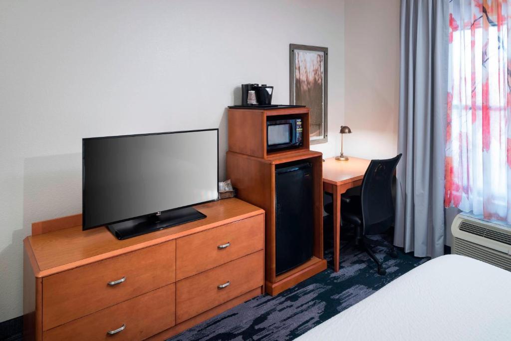 Fairfield Inn Suites by Marriott Orlando At SeaWorld - Kingkamer