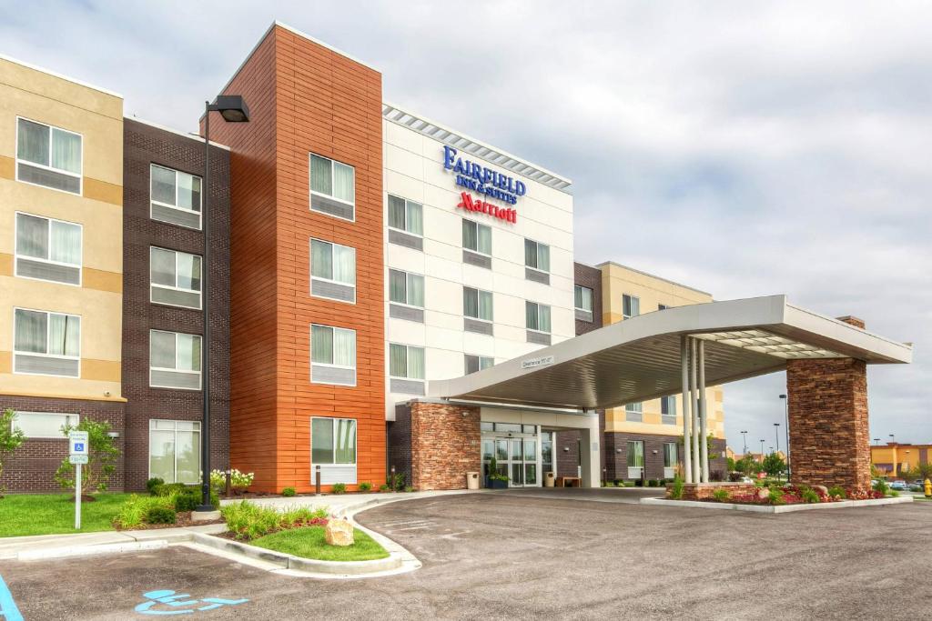 a rendering of the front of a hotel at Fairfield Inn & Suites by Marriott Wentzville in Wentzville