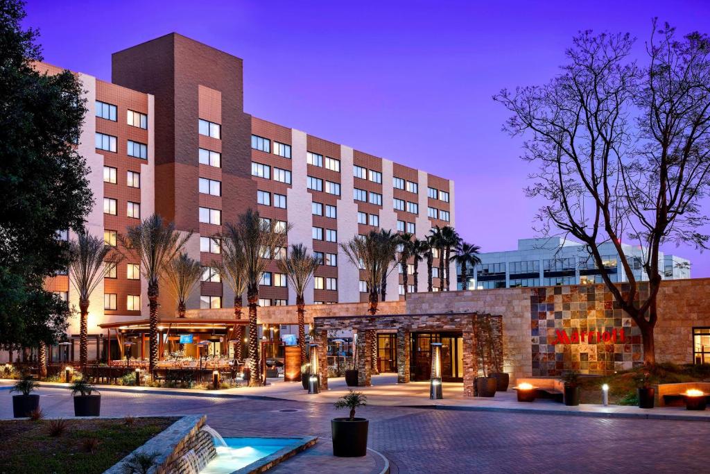 a rendering of a hotel at night at Los Angeles Marriott Burbank Airport in Burbank