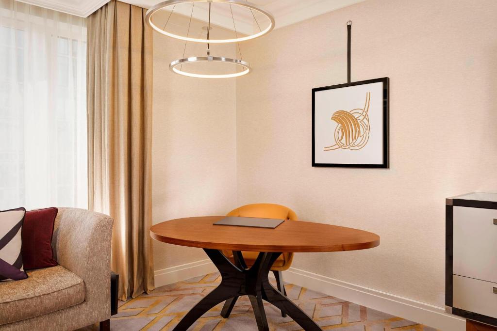 The Ritz-Carlton, Berlin - 3