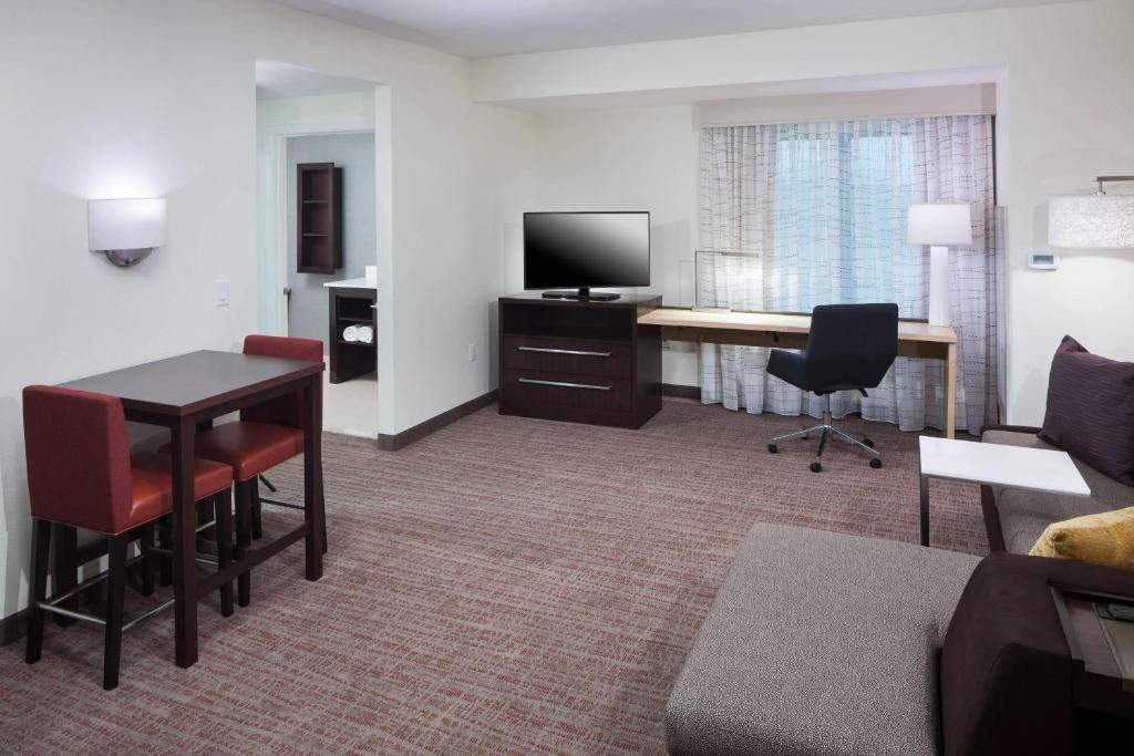 Residence Inn by Marriott Near Universal Orlando - 