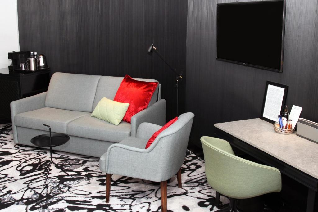 TV a/nebo společenská místnost v ubytování Home Hotel Katajanokka