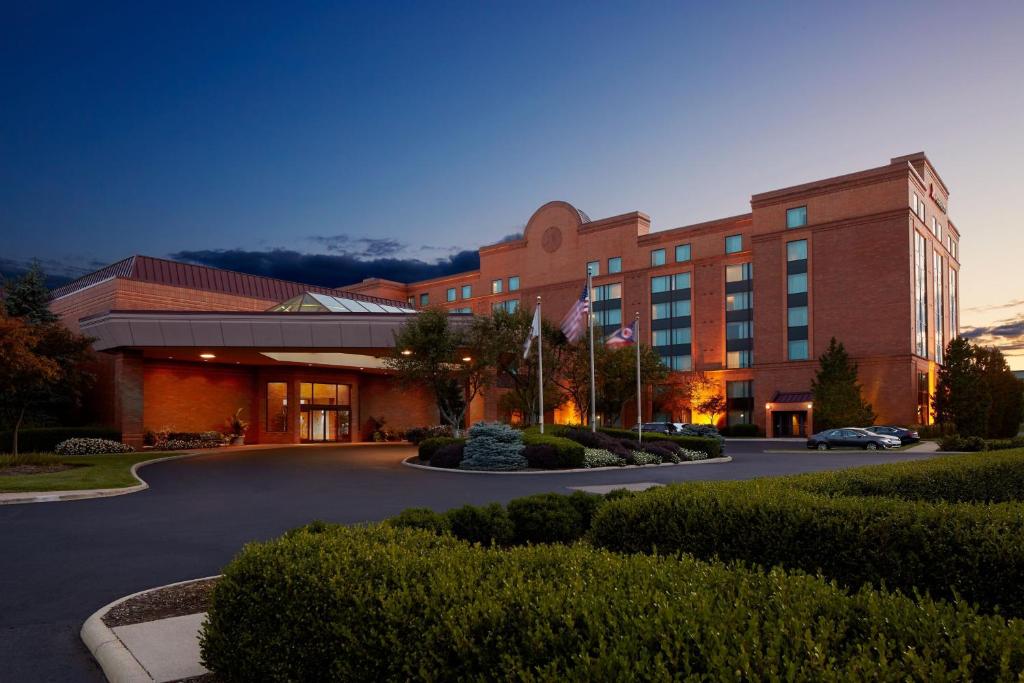 a hotel building with a road in front of it at Marriott Columbus Northwest in Dublin