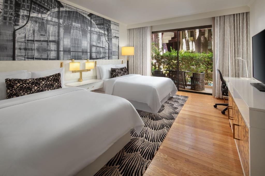 Avenue of the Arts Costa Mesa, a Tribute Portfolio Hotel - 传统的客房，2皇后，城市景观，阳台